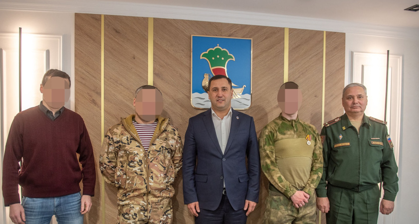 Военнослужащие побывали в мэрии и встретились с челнинскими чиновниками