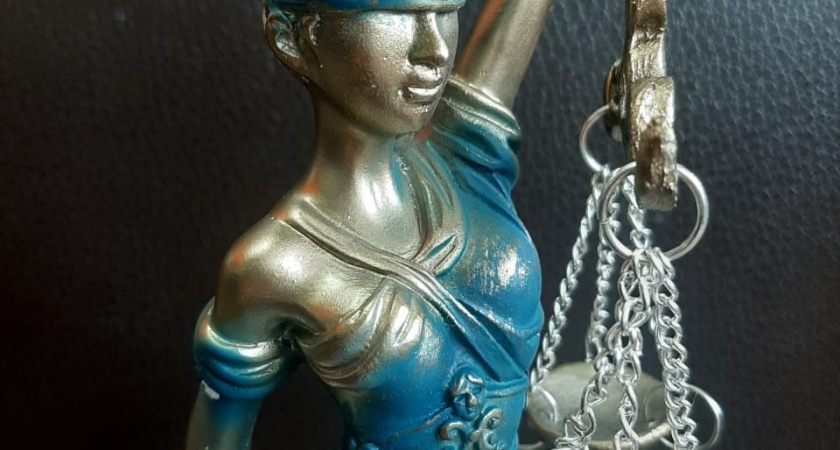 Житель поселка ЗЯБ собрал коноплю, измельчил и хранил дома до дня Икс 