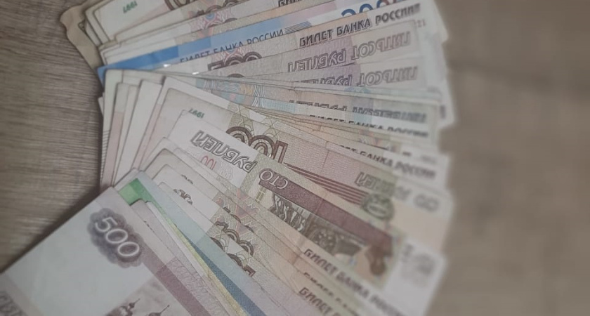 В Челнах у директора ресторана украли 80 тыс. рублей