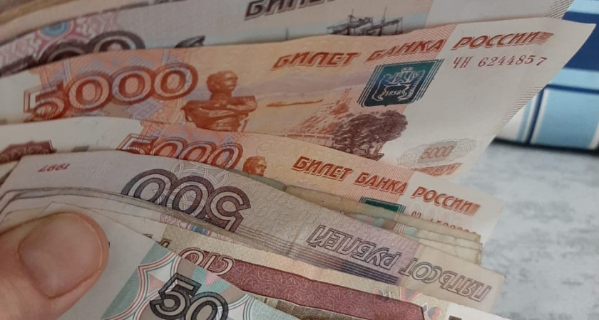 Пришел в гости, стащил карту и снял в ближайшем банкомате наличные