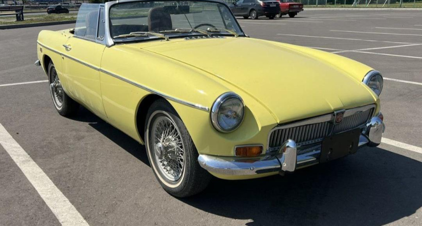 В Челнах продают ретроавтомобиль как у бас-гитариста Rolling Stones