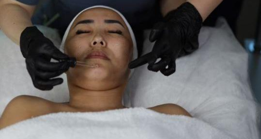 Губки бантиком, бровки домиком: за чем челнинки идут к косметологам