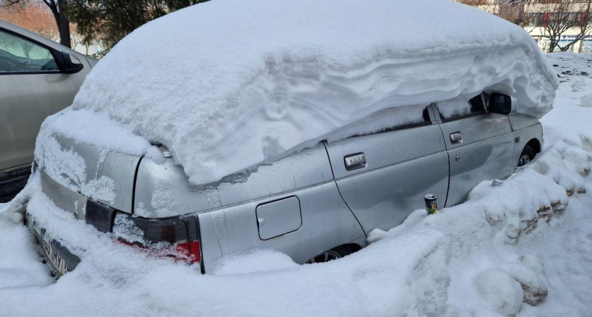 И зацвел подснежник: чем грозит зимовка автомобиля в сугробе