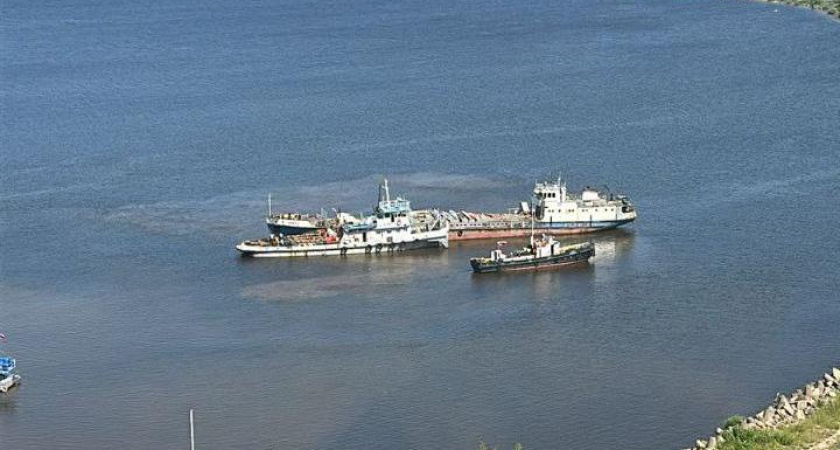 Сухогруз «Аякс» в Челнах отогнали от берега