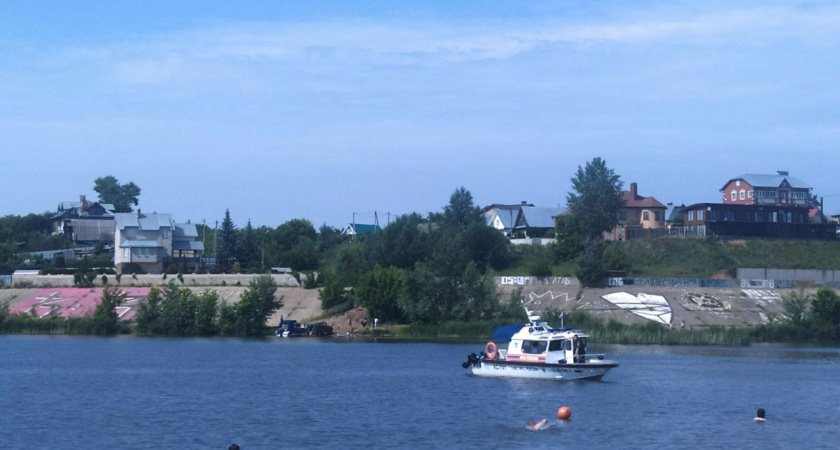 В Челнах спасатели ищут тело утонувшего парня