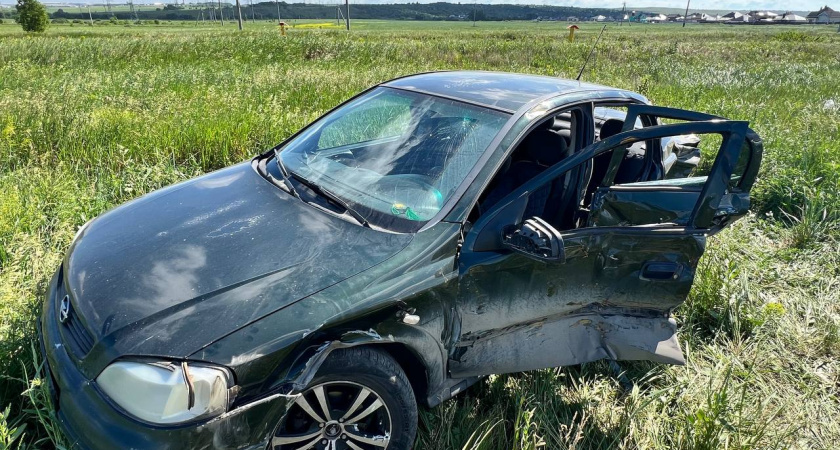Серьезное ДТП под Челнами: легковушку снес КАМАЗ (фото)