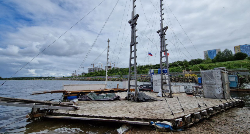 Сняться с якоря: в Челнах пенсионеров-водников просят освободить берег Камы (фото)