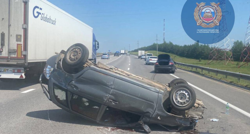 Под Елабугой LADA столкнулась с Jaguar – погибла женщина