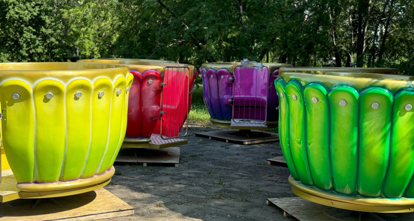 В парке Победы Челнов устанавливают новый аттракцион (фото)