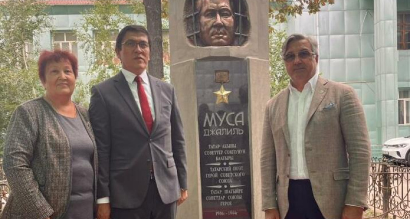 В Бишкеке открыли бюст Мусе Джалилю 