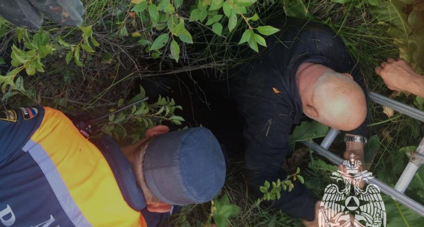 В Челнах мужчина провалился в колодец (фото)