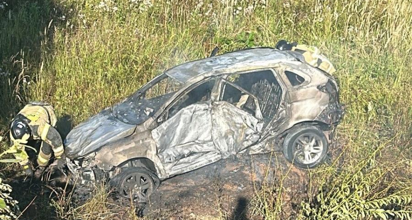 В результате ДТП под Нижнекамском сгорел автомобиль – пострадали два человека