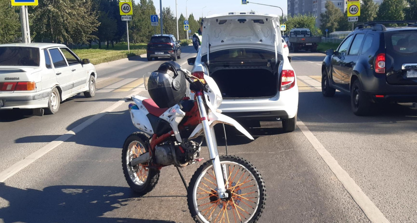 В Челнах подросток на питбайке учинил аварию