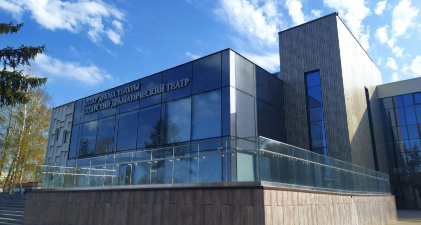 35 лет на сцене Челнов: татдрамтеатр открыл юбилейный сезон