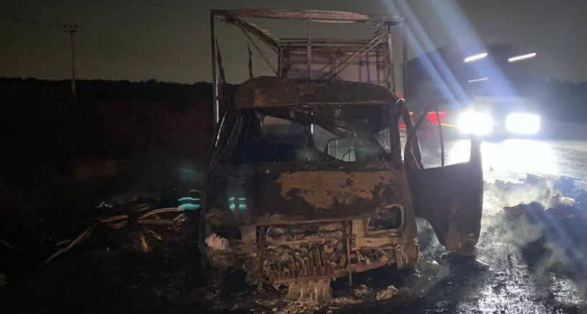 Под Челнами вспыхнула и полностью сгорела «ГАЗель»