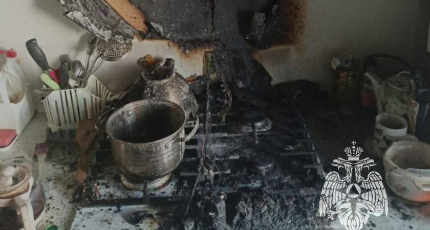 В Челнах из-за оставленной на плите кастрюли произошел пожар