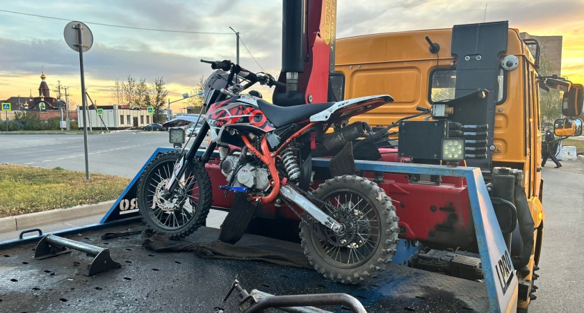 В Нижнекамске инспекторы задержали подростка на питбайке