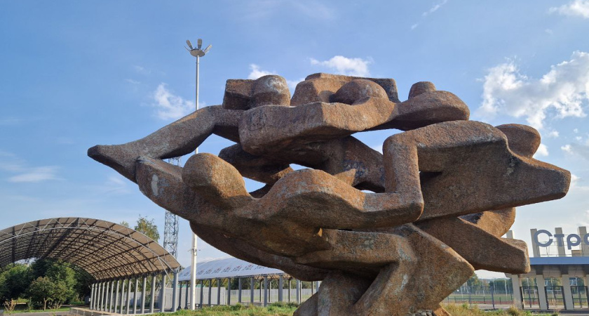 Скульптуры Ильдара Ханова в Челнах: интересные факты и версии