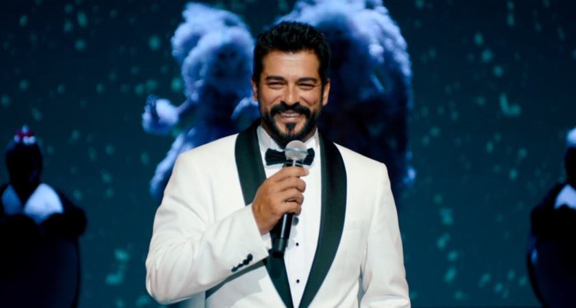 В фильме «Елки-11» Бурак Озчивит заговорит на русском языке