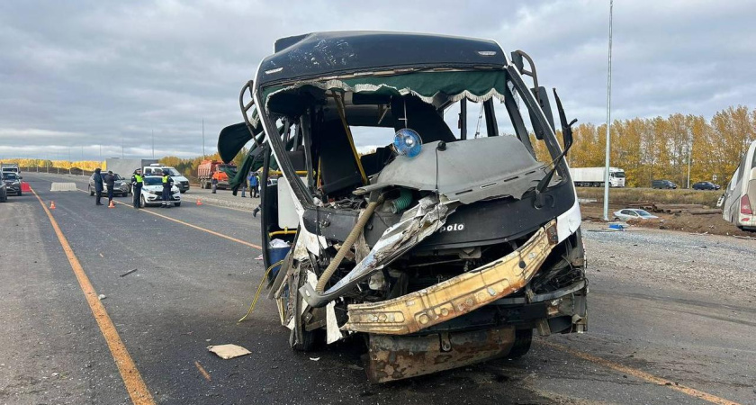 Пострадавших в ДТП под Мензелинском доставили в БСМП Челнов