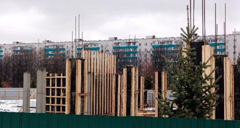 В парке Победы Челнов продолжается строительство объекта общепита