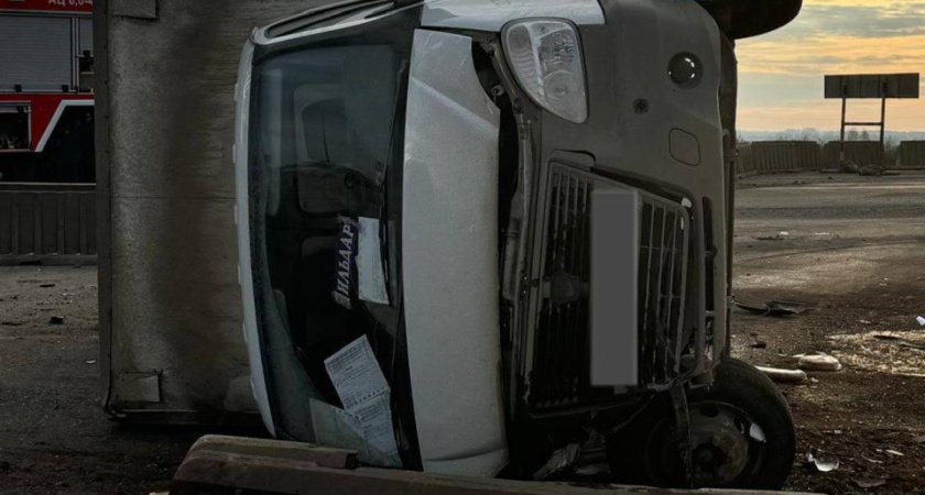 Под Мензелинском LADA влетела в «ГАЗель» – один человек погиб