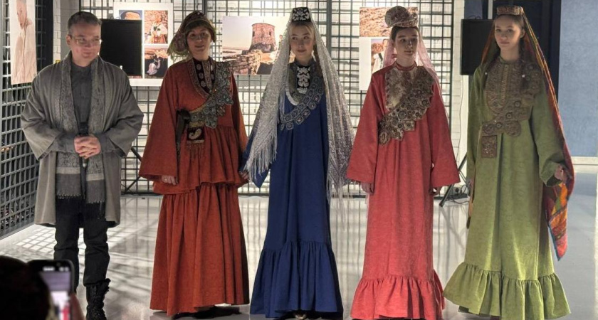 В Челнах прошел фестиваль национального костюма (фото)