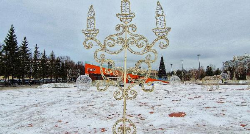 Каток на площади Азатлык в Челнах снова не работает из-за погоды