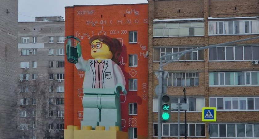 В Нижнекамске «оживили» муралы (видео)