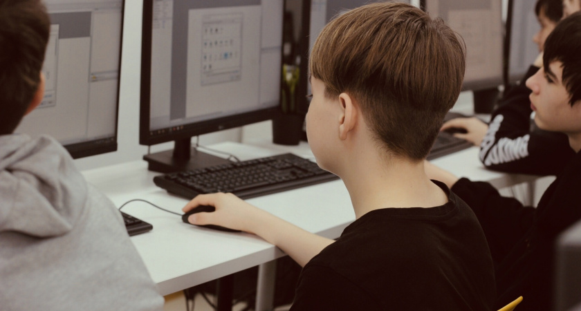 Путь к успеху с KIBERone: резиденты кибершколы – призеры международных соревнований