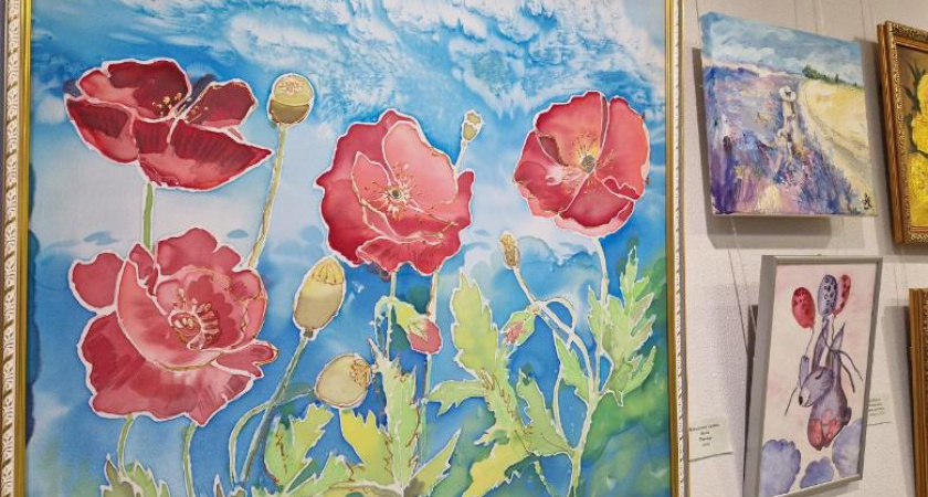 «Не надо зацикливаться на болезни»: в Челнах организовали выставку работ онкопациентов 