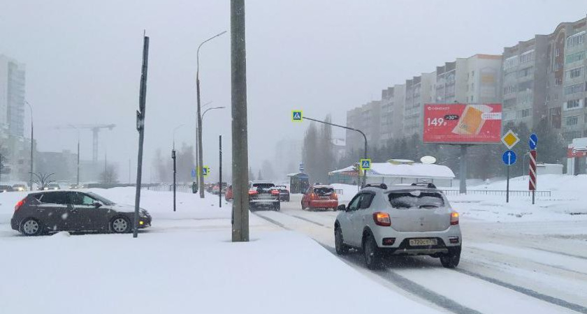 Казань встречает предстоящие снегопады современными противогололедными реагентами