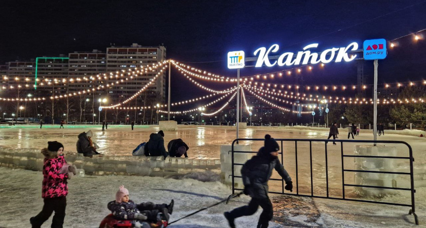 Каток на площади перед мэрией Челнов закрыт