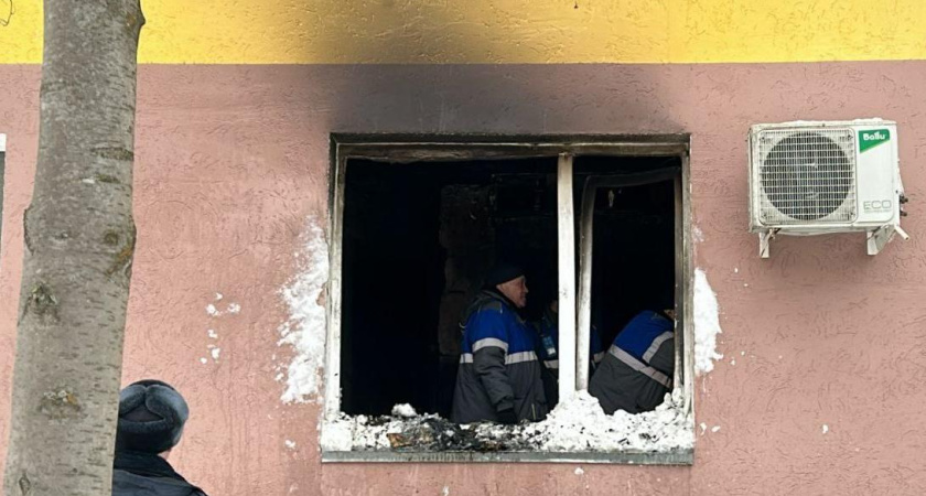 В Челнах при пожаре в многоэтажке пострадала пенсионерка