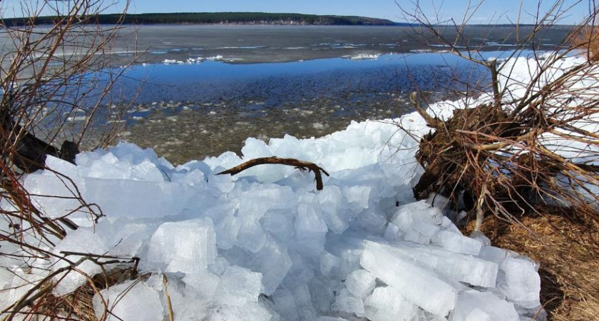 «Всё, финита ля комедия»: мэр Челнов призвал горожан закрыть сезон зимней рыбалки