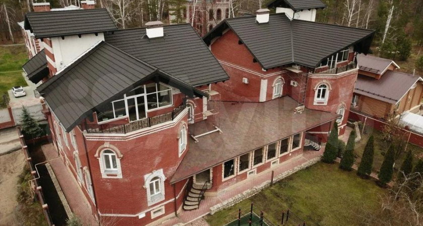 От уютного замка до замечательного коттеджа: обзор рынка частных домов в Челнах