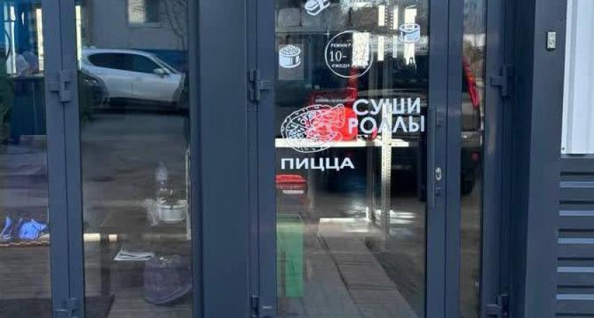 В кафе Альметьевска несколько человек отравились роллами – возбуждено уголовное дело