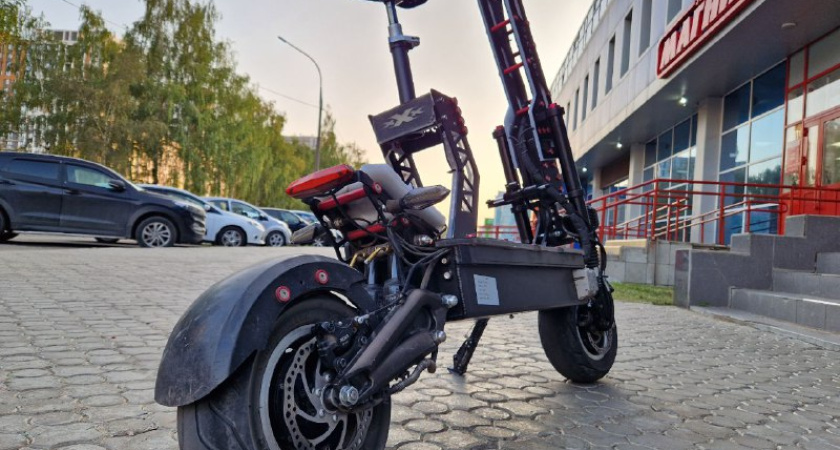 «Давайте по тротуарам начнут ездить автомобили»: на комиссии БДД в Челнах попало питбайкерам и электросамокатчикам