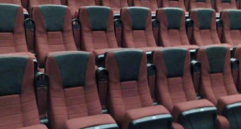 Житель Челнов заплатил за 2 билета в кино 422 тыс. рублей