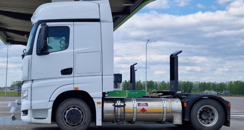 Продажи КАМАЗа в апреле упали почти на треть