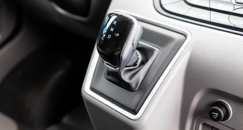 Sollers запустил производство первого в России малотоннажника с «автоматом»