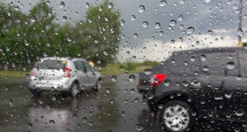 Жителей Татарстана предупредили о грозах и граде