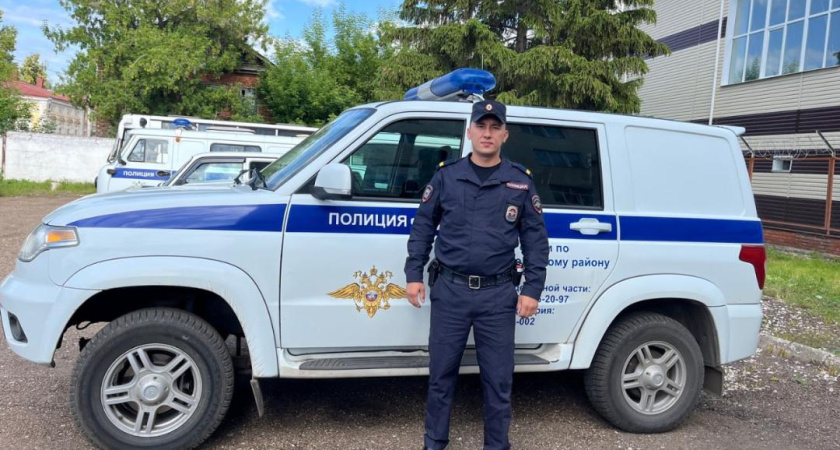 В Татарстане полицейский спас тонущую девочку-подростка