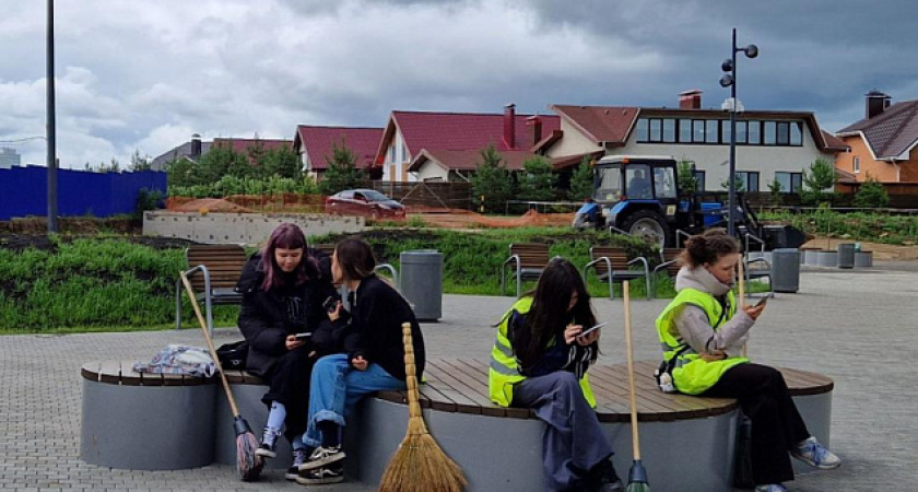 Власти Челнов намерены трудоустроить тысячу школьников в ближайший месяц