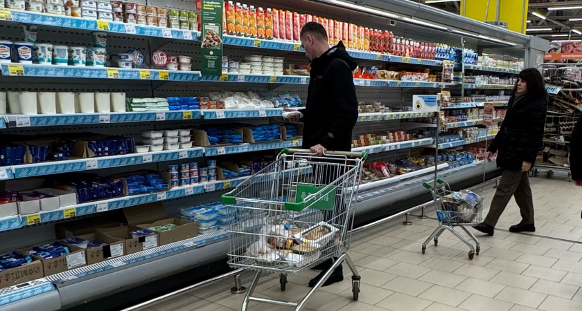"Магниты" и "Пятерочки" остались позади: россияне теперь выбирают другой супермаркет с ценами 2015 года