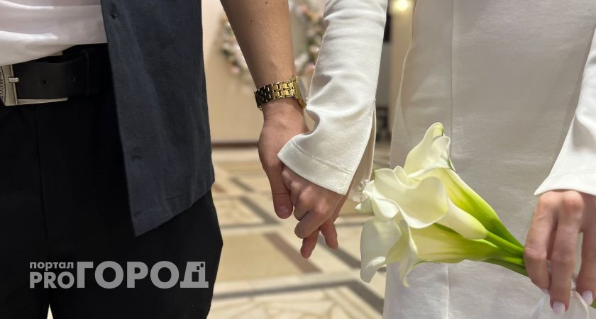 Любви все возрасты покорны: в Челнах поженились 83-летний жених и 79-летняя невеста