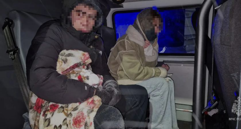 Спасатели эвакуировали замерзающих нижнекамцев из снежного плена