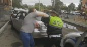 Не на того напал: челнинец, возвращаясь домой, пристал к автоинспекторам