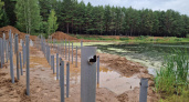 Преображение Прибрежного: у озера начался монтаж пирса и еще одной тропинки