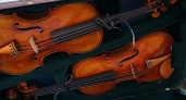 Cкрипичный мастер Горонок предоставил Камерному оркестру из Челнов инструменты